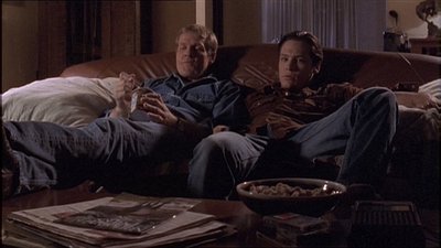 ROSWELL_-_E1X04_LEAVING_NORMAL_141.jpg