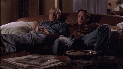 ROSWELL_-_E1X04_LEAVING_NORMAL_142.jpg