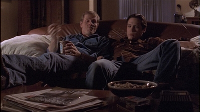 ROSWELL_-_E1X04_LEAVING_NORMAL_149.jpg