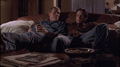 ROSWELL_-_E1X04_LEAVING_NORMAL_151.jpg
