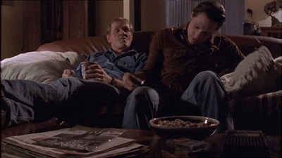 ROSWELL_-_E1X04_LEAVING_NORMAL_155.jpg