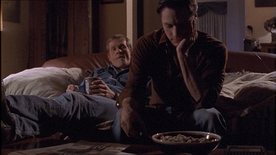 ROSWELL_-_E1X04_LEAVING_NORMAL_165.jpg