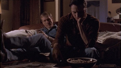 ROSWELL_-_E1X04_LEAVING_NORMAL_166.jpg