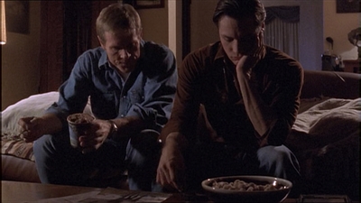 ROSWELL_-_E1X04_LEAVING_NORMAL_170.jpg