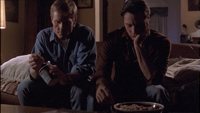ROSWELL_-_E1X04_LEAVING_NORMAL_175.jpg