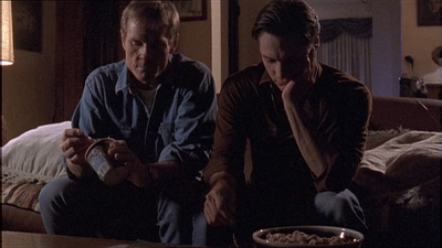 ROSWELL_-_E1X04_LEAVING_NORMAL_187.jpg