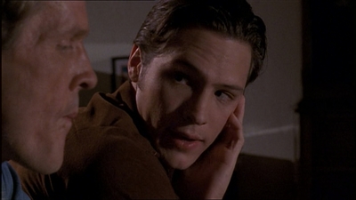 ROSWELL_-_E1X04_LEAVING_NORMAL_192.jpg
