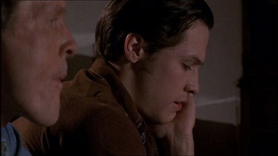 ROSWELL_-_E1X04_LEAVING_NORMAL_196.jpg