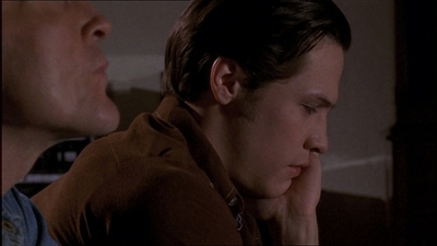 ROSWELL_-_E1X04_LEAVING_NORMAL_199.jpg