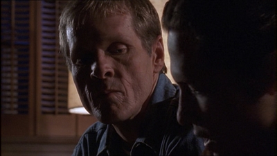 ROSWELL_-_E1X04_LEAVING_NORMAL_212.jpg