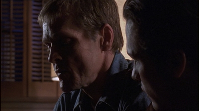 ROSWELL_-_E1X04_LEAVING_NORMAL_218.jpg