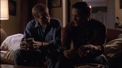 ROSWELL_-_E1X04_LEAVING_NORMAL_221.jpg