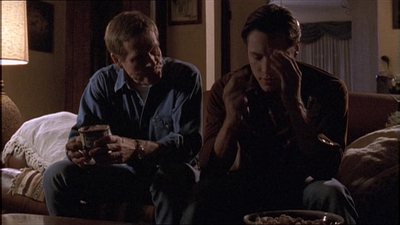 ROSWELL_-_E1X04_LEAVING_NORMAL_226.jpg