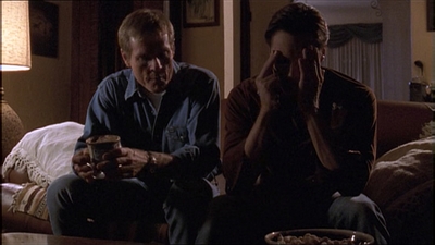 ROSWELL_-_E1X04_LEAVING_NORMAL_227.jpg