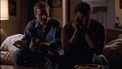 ROSWELL_-_E1X04_LEAVING_NORMAL_228.jpg