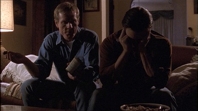 ROSWELL_-_E1X04_LEAVING_NORMAL_232.jpg