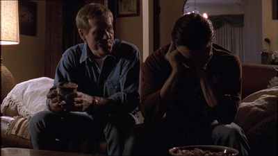 ROSWELL_-_E1X04_LEAVING_NORMAL_236.jpg