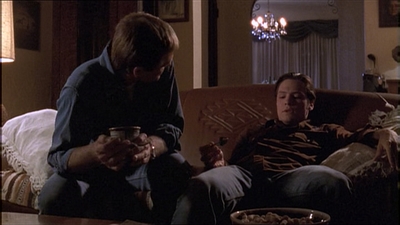 ROSWELL_-_E1X04_LEAVING_NORMAL_249.jpg