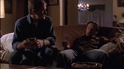 ROSWELL_-_E1X04_LEAVING_NORMAL_253.jpg