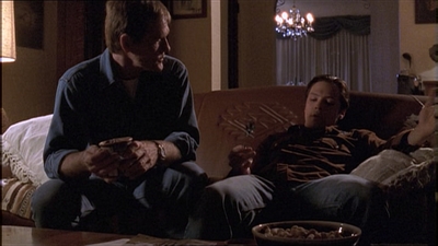 ROSWELL_-_E1X04_LEAVING_NORMAL_256.jpg