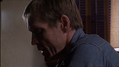 ROSWELL_-_E1X04_LEAVING_NORMAL_268.jpg