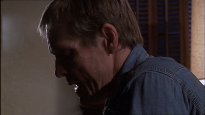 ROSWELL_-_E1X04_LEAVING_NORMAL_275.jpg