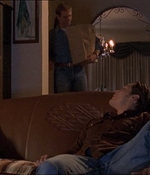 ROSWELL_-_E1X04_LEAVING_NORMAL_010.jpg