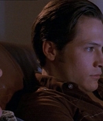 ROSWELL_-_E1X04_LEAVING_NORMAL_037.jpg