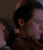 ROSWELL_-_E1X04_LEAVING_NORMAL_107.jpg
