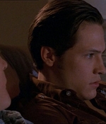 ROSWELL_-_E1X04_LEAVING_NORMAL_117.jpg