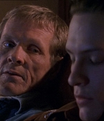 ROSWELL_-_E1X04_LEAVING_NORMAL_125.jpg