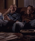 ROSWELL_-_E1X04_LEAVING_NORMAL_148.jpg