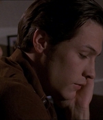 ROSWELL_-_E1X04_LEAVING_NORMAL_188.jpg
