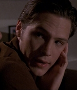 ROSWELL_-_E1X04_LEAVING_NORMAL_192.jpg