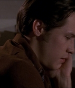 ROSWELL_-_E1X04_LEAVING_NORMAL_198.jpg