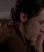 ROSWELL_-_E1X04_LEAVING_NORMAL_199.jpg