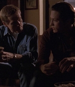 ROSWELL_-_E1X04_LEAVING_NORMAL_220.jpg
