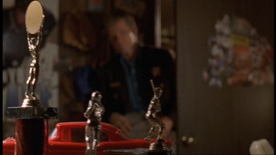 ROSWELL_-_E1X06_285_SOUTH_012.jpg