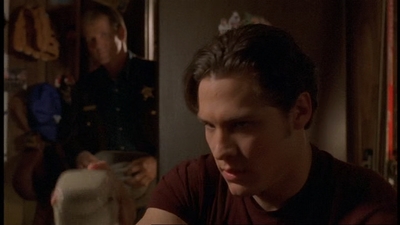ROSWELL_-_E1X06_285_SOUTH_026.jpg