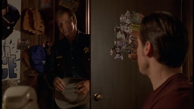 ROSWELL_-_E1X06_285_SOUTH_036.jpg