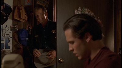 ROSWELL_-_E1X06_285_SOUTH_043.jpg