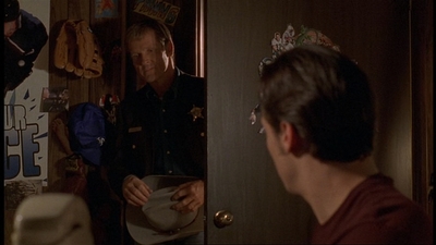 ROSWELL_-_E1X06_285_SOUTH_053.jpg