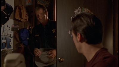 ROSWELL_-_E1X06_285_SOUTH_055.jpg