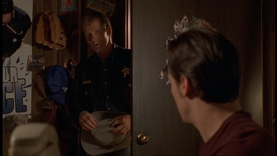 ROSWELL_-_E1X06_285_SOUTH_057.jpg