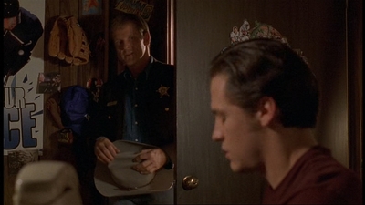 ROSWELL_-_E1X06_285_SOUTH_065.jpg