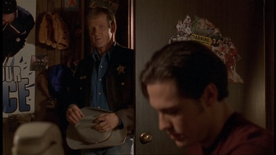 ROSWELL_-_E1X06_285_SOUTH_069.jpg
