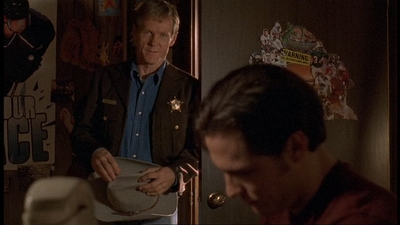 ROSWELL_-_E1X06_285_SOUTH_074.jpg