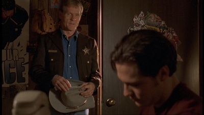ROSWELL_-_E1X06_285_SOUTH_077.jpg