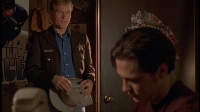 ROSWELL_-_E1X06_285_SOUTH_080.jpg