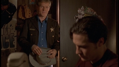 ROSWELL_-_E1X06_285_SOUTH_082.jpg